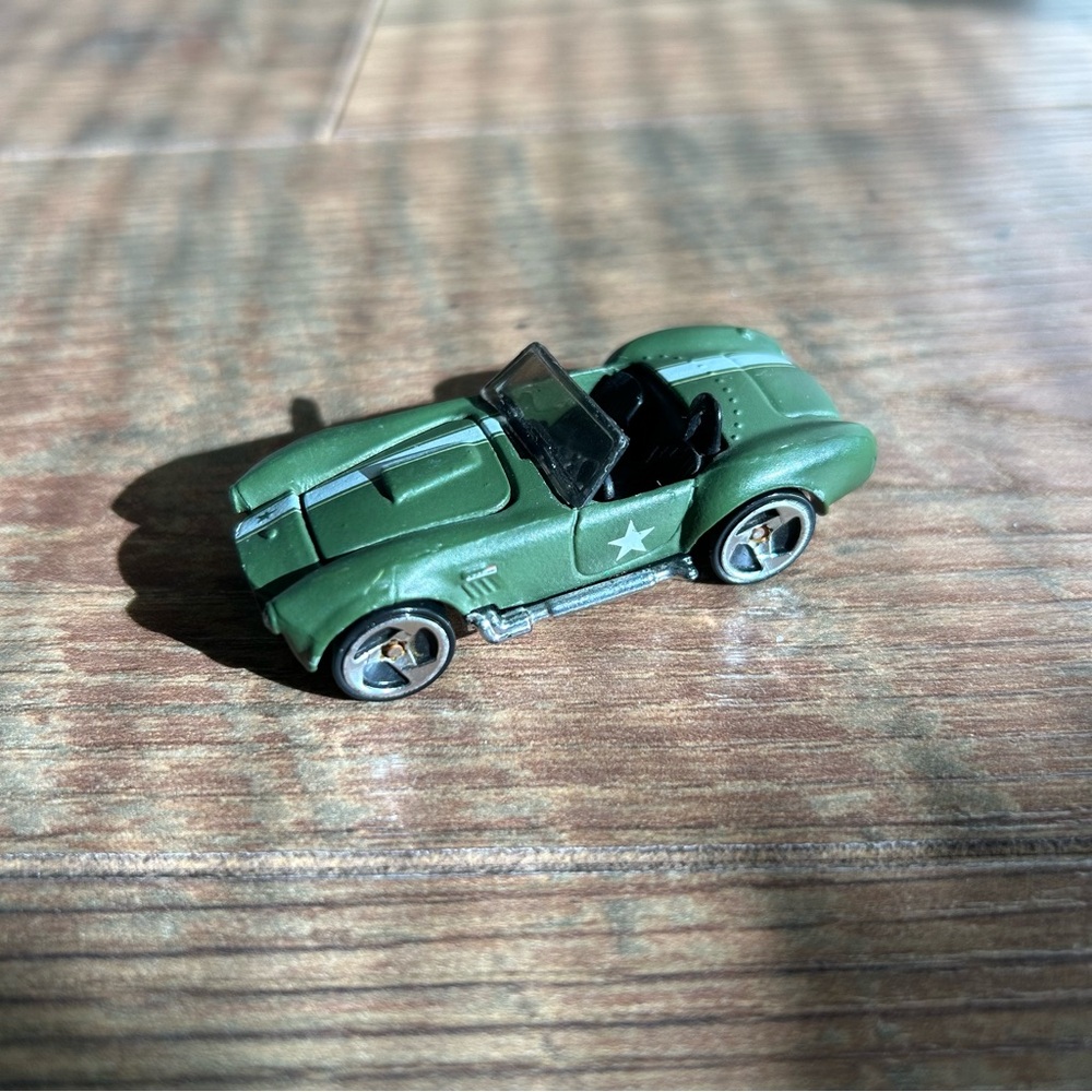 Mattel Hot Wheels Shelby Cobra Green